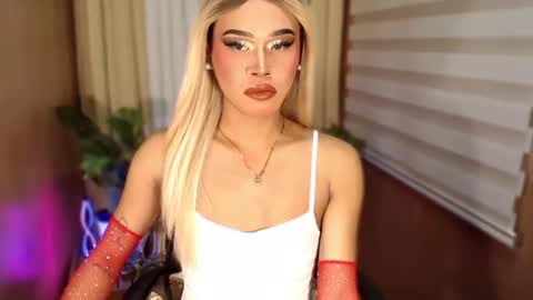 Snapshot of tiara_perezx chatting on September 20, 6:42 pm Sam online show from September 20, 6:42 pm