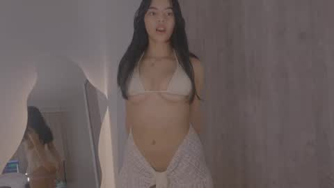 Tiaraaa 02 online show from March 11, 2:54 am