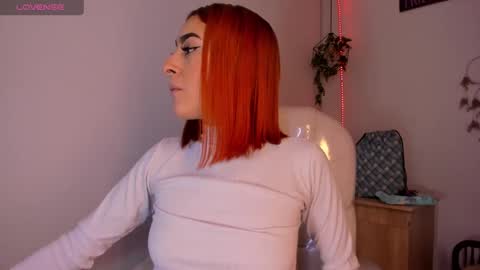 Snapshot of tiarha_ chatting on December 5, 3:59 am Tiarha online show from December 5, 3:59 am