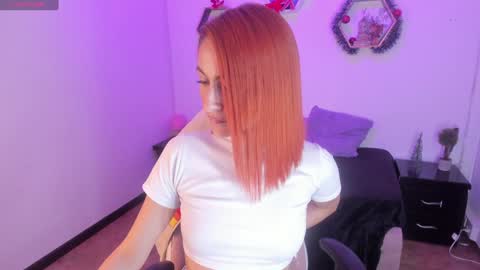 Snapshot of tiarha_ chatting on December 13, 1:59 am Tiarha online show from December 13, 1:59 am