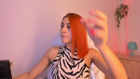 Snapshot of tiarha_ chatting on December 15, 4:29 am Tiarha online show from December 15, 4:29 am