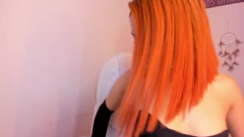 Snapshot of tiarha_ chatting on December 20, 4:53 am Tiarha online show from December 20, 4:53 am