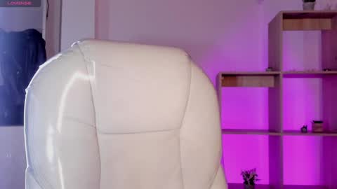 Snapshot of tiarha_ chatting on January 22, 6:52 am Tiarha online show from January 22, 6:52 am