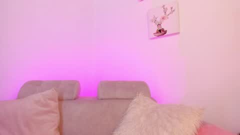 Snapshot of tiarha_ chatting on February 20, 8:39 am Tiarha online show from February 20, 8:39 am