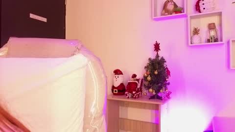 Snapshot of tiarha_ chatting on December 2, 4:18 am Tiarha online show from December 2, 4:18 am