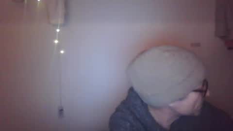 Snapshot of tiddles12345 chatting on December 17, 12:16 am tiddles12345 online show from December 17, 12:16 am