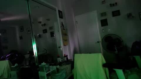 Snapshot of tierrahenri chatting on November 5, 3:56 pm Tierra Henri online show from November 5, 3:56 pm