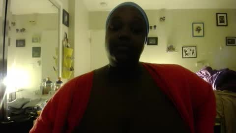 Snapshot of tierrahenri chatting on November 23, 12:49 pm Tierra Henri online show from November 23, 12:49 pm