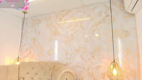 Tifani brown online show from February 5, 11:48 am