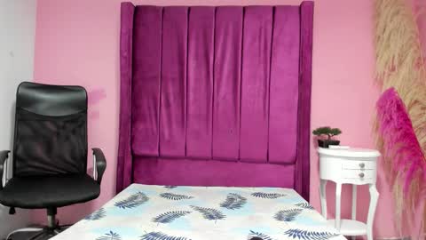 Tifani brown online show from March 14, 12:32 pm