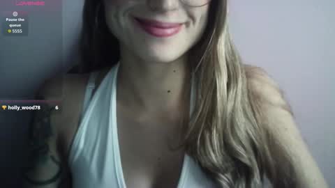 Snapshot of tifanny_a chatting on November 5, 9:15 pm Tifanny online show from November 5, 9:15 pm