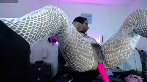 Snapshot of tifanny_nails chatting on February 15, 11:50 am Tifanny Nails online show from February 15, 11:50 am