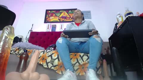 Snapshot of tifanny_nails chatting on September 12, 12:05 pm Tifanny Nails online show from September 12, 12:05 pm