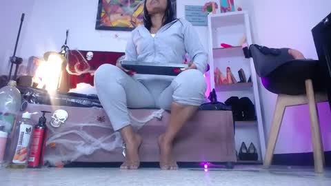 Snapshot of tifanny_nails chatting on October 21, 12:17 pm Tifanny Nails online show from October 21, 12:17 pm