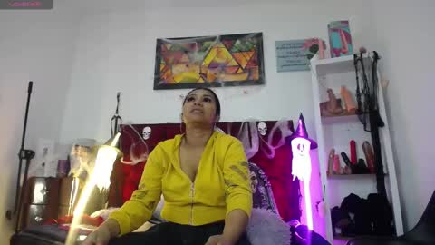 Snapshot of tifanny_nails chatting on October 22, 12:27 pm Tifanny Nails online show from October 22, 12:27 pm