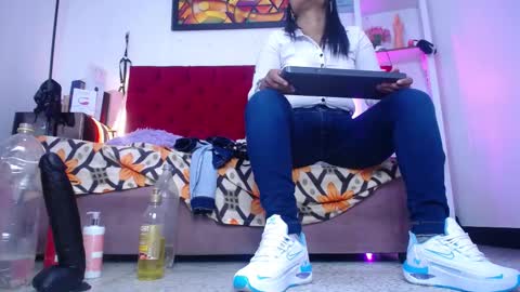 Snapshot of tifanny_nails chatting on November 23, 1:44 pm Tifanny Nails online show from November 23, 1:44 pm