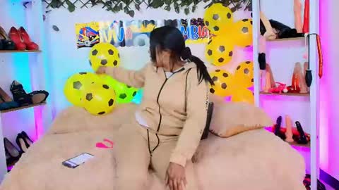 Snapshot of tifanny_nails chatting on July 7, 7:29 pm Tifanny Nails online show from July 7, 7:29 pm