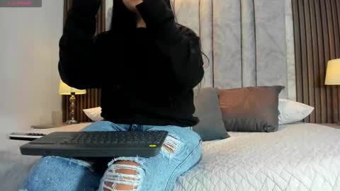 Tiff3 online show from October 30, 5:35 pm