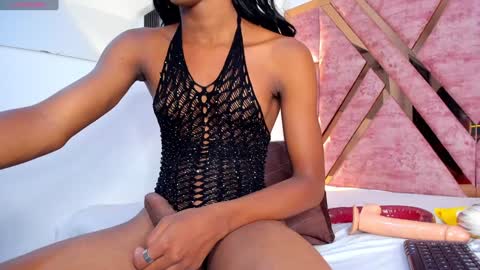 Snapshot of tifany_bigdick chatting on December 29, 5:44 pm Tifanny online show from December 29, 5:44 pm