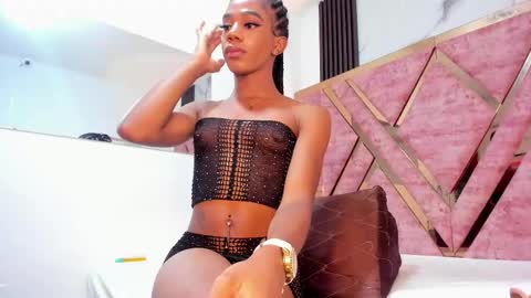 Snapshot of tifany_bigdick chatting on February 14, 10:04 pm Tifanny online show from February 14, 10:04 pm