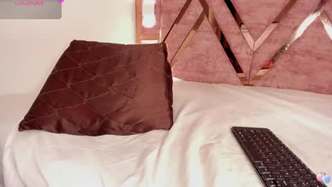 Snapshot of tifany_bigdick chatting on March 6, 6:26 pm Tifanny online show from March 6, 6:26 pm