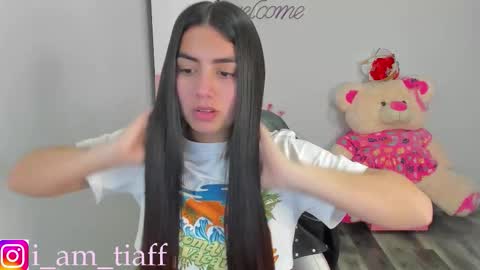 Snapshot of tifany_tay2 chatting on November 13, 3:05 am hey am julietha online show from November 13, 3:05 am