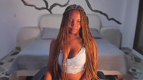 Snapshot of tifanytaylor1_ chatting on December 20, 5:57 am TIFF online show from December 20, 5:57 am