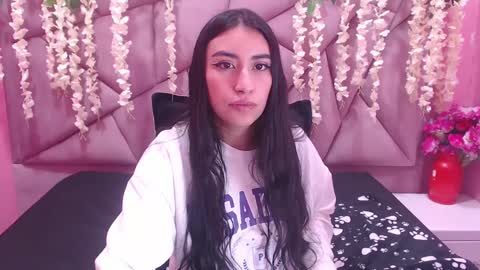 Snapshot of tiffani_hott_ chatting on December 7, 3:47 am TIFANI online show from December 7, 3:47 am