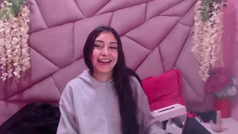 Snapshot of tiffani_hott_ chatting on January 12, 7:11 am TIFANI online show from January 12, 7:11 am