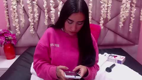 Snapshot of tiffani_hott_ chatting on January 26, 2:24 am TIFANI online show from January 26, 2:24 am