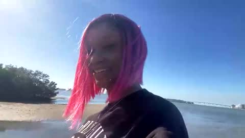 Snapshot of tiffanilove chatting on January 9, 7:40 pm Tiffani Love online show from January 9, 7:40 pm