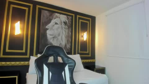 Snapshot of tiffanny_doll_ chatting on May 26, 12:34 pm T I F F A N N Y online show from May 26, 12:34 pm
