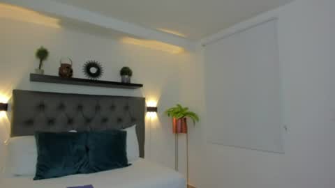 Snapshot of tiffanny_doll_ chatting on June 11, 12:36 pm T I F F A N N Y online show from June 11, 12:36 pm