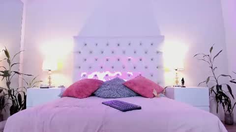 Tifanny  online show from July 17, 7:52 pm