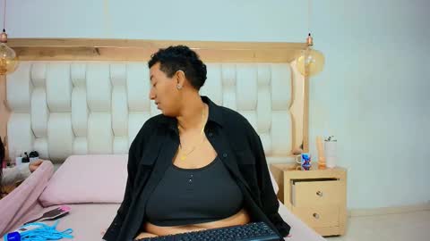 Tiffany and Stacy online show from February 15, 9:41 am