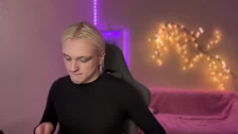 Snapshot of tiffany2005 chatting on November 4, 11:20 am Amira online show from November 4, 11:20 am