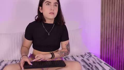 Snapshot of tiffany__starr_ chatting on November 10, 12:59 pm Tiffany online show from November 10, 12:59 pm