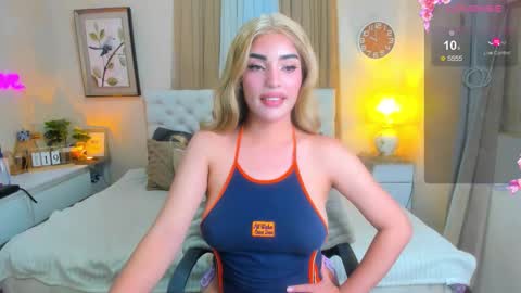 Snapshot of tiffany_cams chatting on October 23, 2:16 pm Tiffany online show from October 23, 2:16 pm