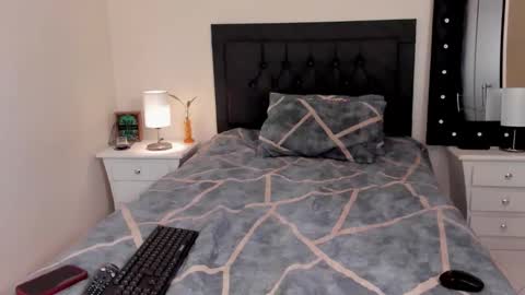 VAL online show from September 24, 8:34 pm