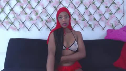 Snapshot of tiffany_gomez9 chatting on July 25, 1:25 am Tiffany online show from July 25, 1:25 am