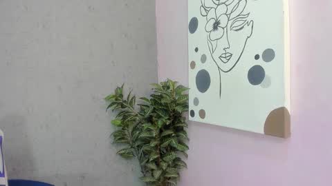 tiffany_mendez online show from December 14, 12:32 pm