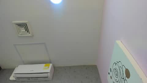 tiffany_mendez online show from December 22, 12:02 pm