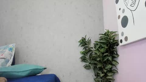 tiffany_mendez online show from February 26, 12:04 pm