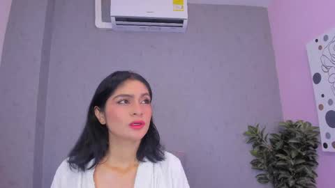 tiffany_mendez online show from May 6, 12:10 pm