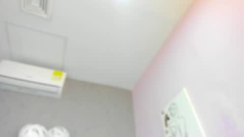 tiffany_mendez online show from June 18, 11:58 am