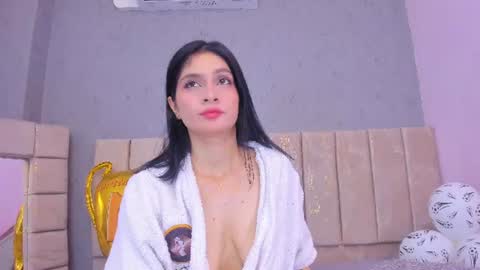tiffany_mendez online show from July 7, 12:09 pm