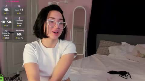 tiffany_robinson online show from June 19, 3:11 am