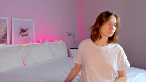 Snapshot of tiffany_roy chatting on December 18, 3:26 am tiffany_roy online show from December 18, 3:26 am