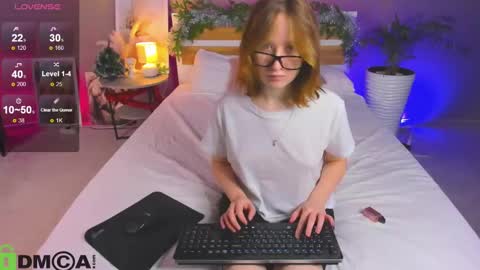 Snapshot of tiffany_roy chatting on January 9, 2:43 am tiffany_roy online show from January 9, 2:43 am