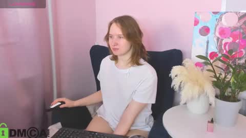 Snapshot of tiffany_roy chatting on February 25, 3:42 am tiffany_roy online show from February 25, 3:42 am